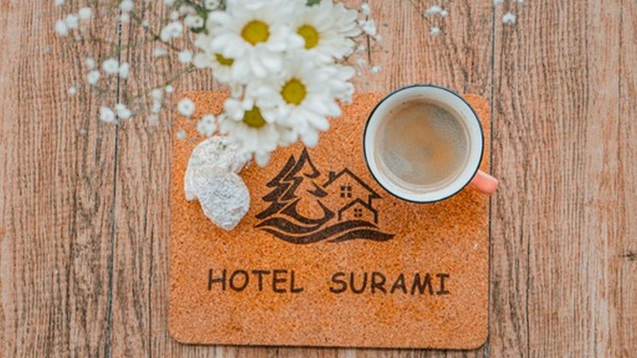 Hotel Surami Exteriér fotografie